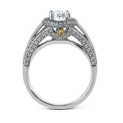 Engagement Ring in 18k Gold with Diamonds