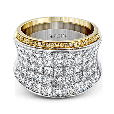 Right Hand Ring in 18k Gold