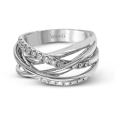 Right Hand Ring in 18k Gold with Diamonds