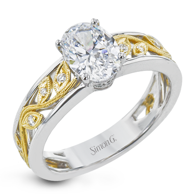 Engagement Ring in 18k Gold with Diamonds