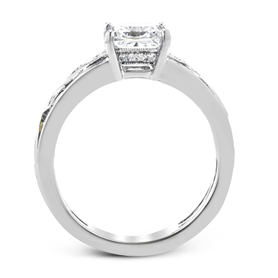 Engagement Ring in 18k Gold with Diamonds