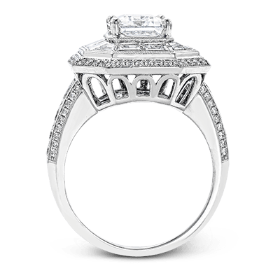 Engagement Ring in 18k Gold with Diamonds