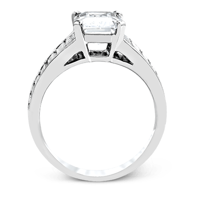 Engagement Ring in 18k Gold