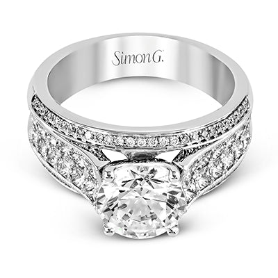 Engagement Ring in 18k Gold with Diamonds
