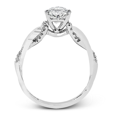 Engagement Ring in 18k Gold with Diamonds