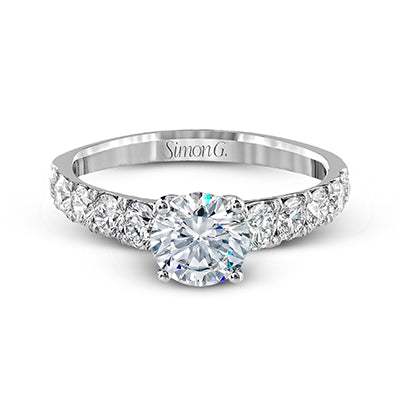 Engagement Ring in 18k Gold with Diamonds