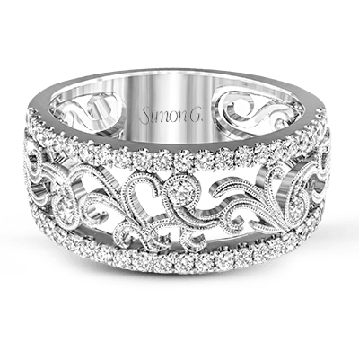 Right Hand Ring in 18k Gold with Diamonds