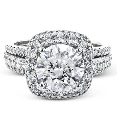 Engagement Ring in 18k Gold with Diamonds