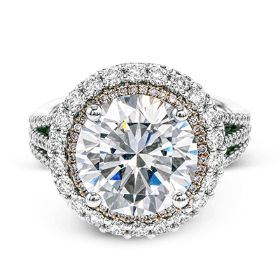 Engagement Ring in 18k Gold with Diamonds