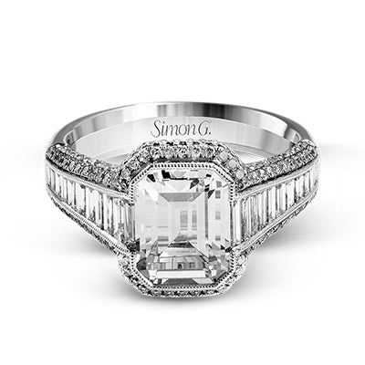 Engagement Ring in 18k Gold