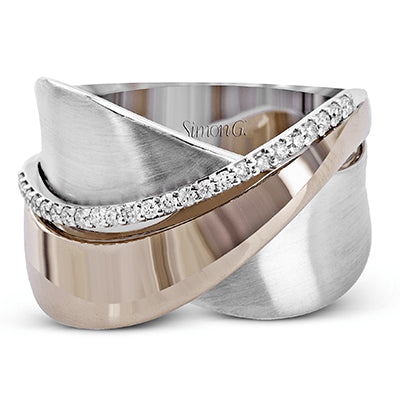 Right Hand Ring in 18k Gold with Diamonds