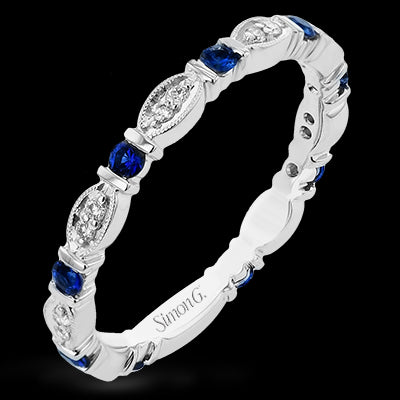 Right Hand Ring in 18k Gold with Diamonds