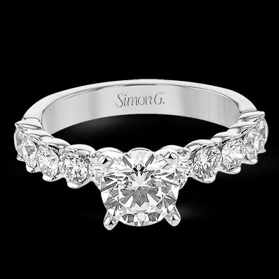 Engagement Ring in 18k Gold with Diamonds