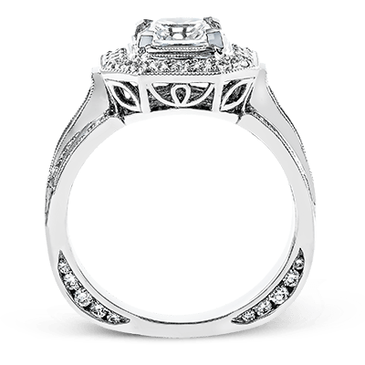 Engagement Ring in 18k Gold with Diamonds