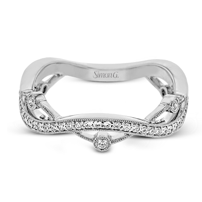 Right Hand Ring in 18k Gold with Diamonds