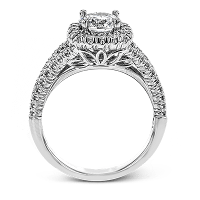 Engagement Ring in 18k Gold with Diamonds