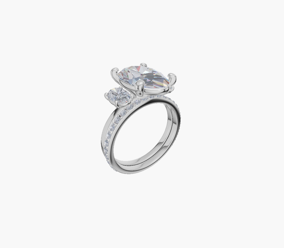 Plain engagement 4 prongs oval diamond 4 carat ring