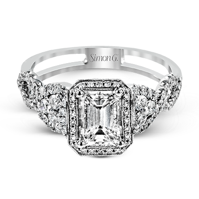 Engagement Ring in 18k Gold with Diamonds