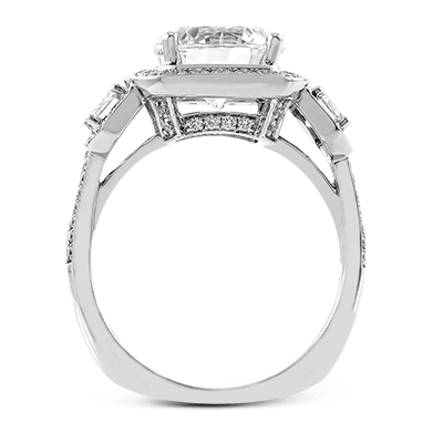 Engagement Ring in 18k Gold with Diamonds