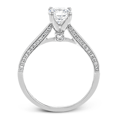Engagement Ring in 18k Gold with Diamonds