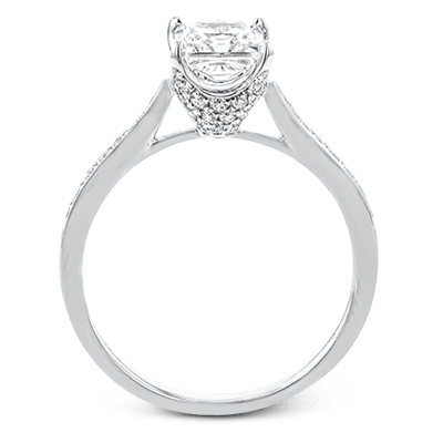 Engagement Ring in 18k Gold with Diamonds
