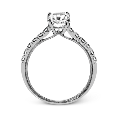 Engagement Ring in 18k Gold with Diamonds