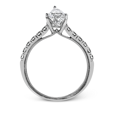 Engagement Ring in 18k Gold with Diamonds